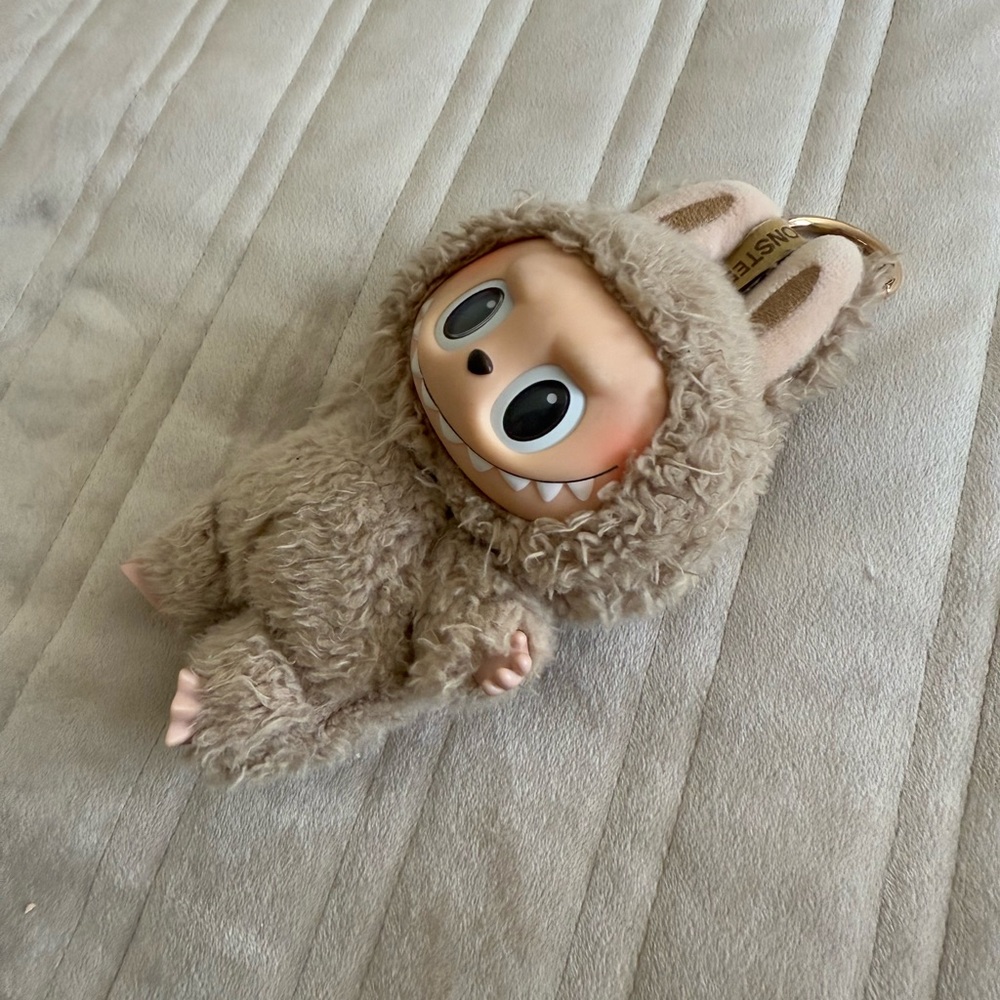 Original Labubu. - Picture 3 of 4